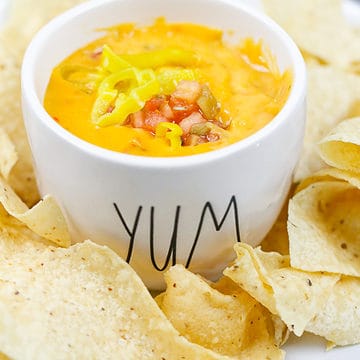 salsa con queso with chips