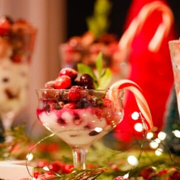 choolate peppermint bark yogurt parfaits