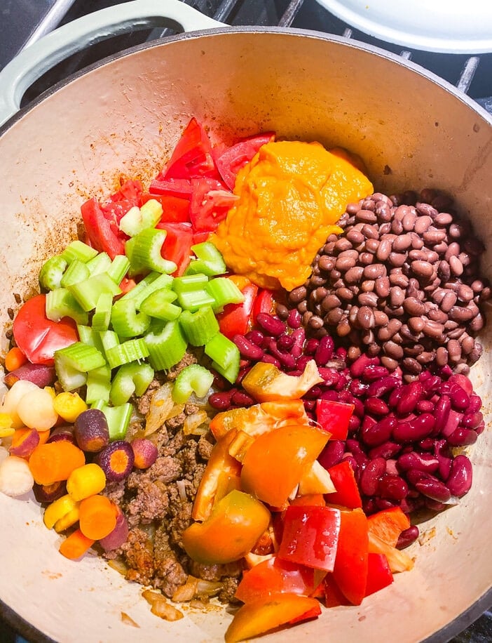 Thirty minute, Pumpkin, Pumpkin Chili, Pumpkin puree, Dutch oven, Hearty, chili, ground beef, veggies