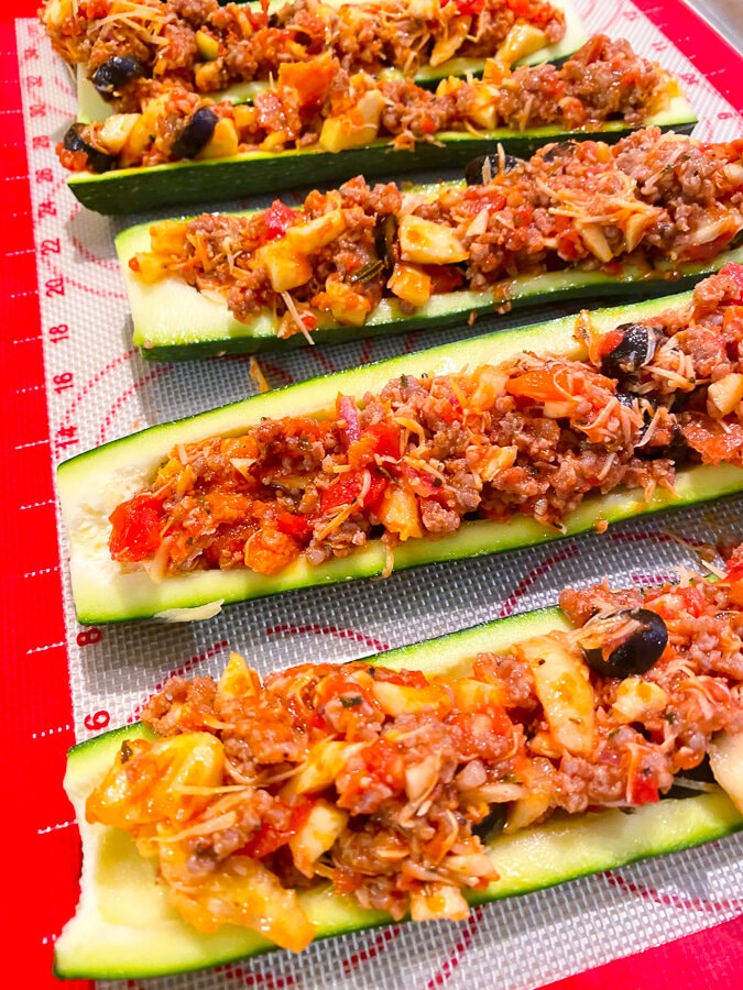 easy stuffed zucchini boats, zucchini boats, low carb meal, healthy, vegetable, fall recipes, Autumn, Easy dinners
