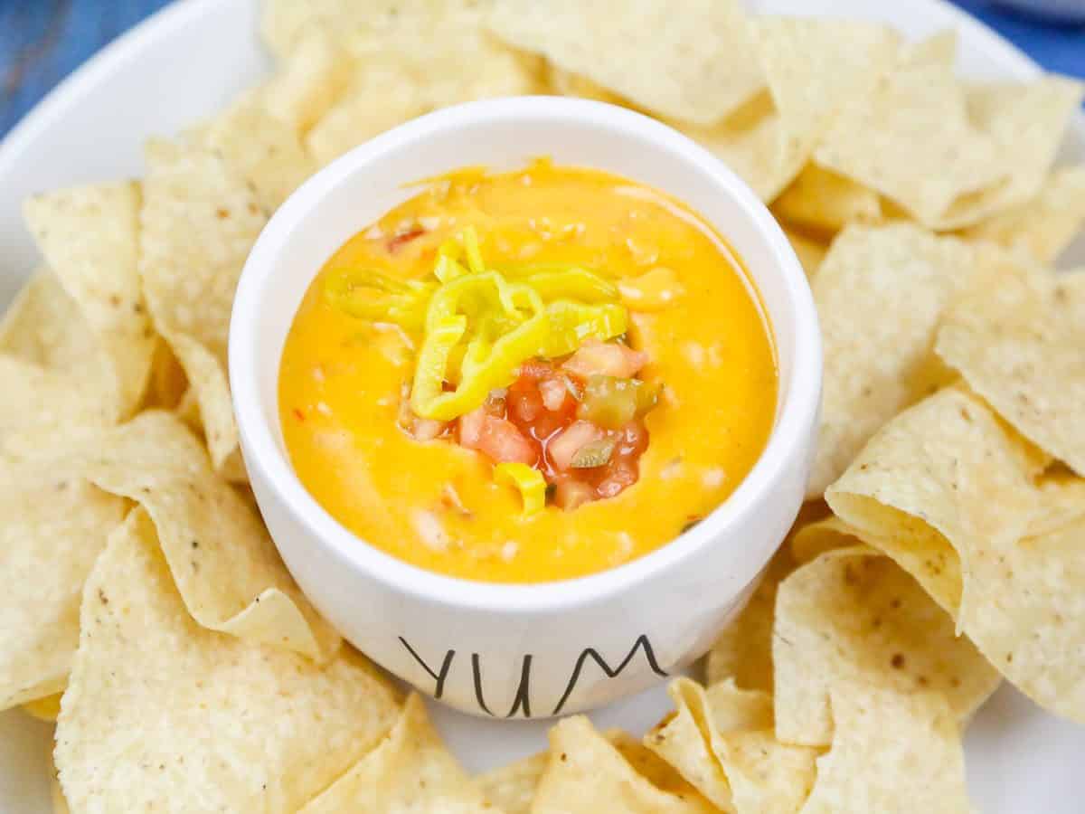Easy And Delicious Queso Dip 