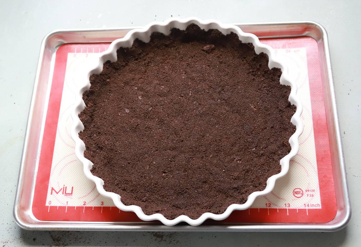 The chocolate graham cracker crust for Chocolate Coffee Ganache cake 