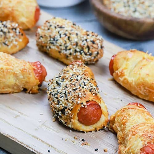 everything bagel dogs featured image