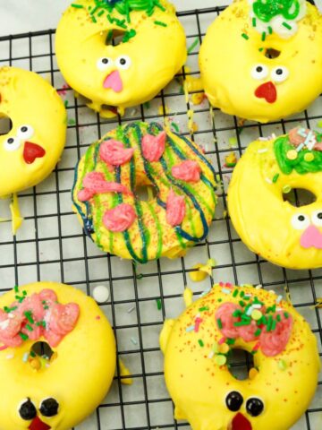 featured image easter donuts