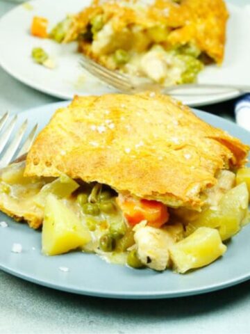 featured image chicken pot pie with puff pastry