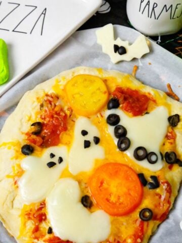 featured image for spooky pizza