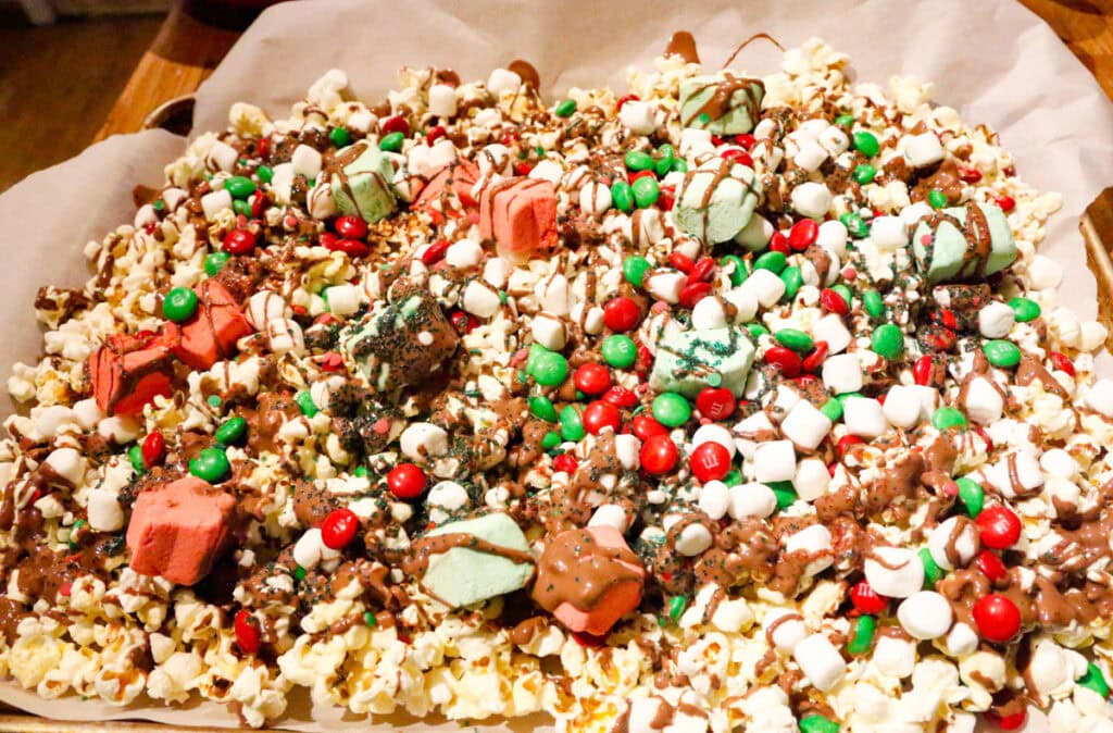 No bake Christmas popcorn with marshmallows