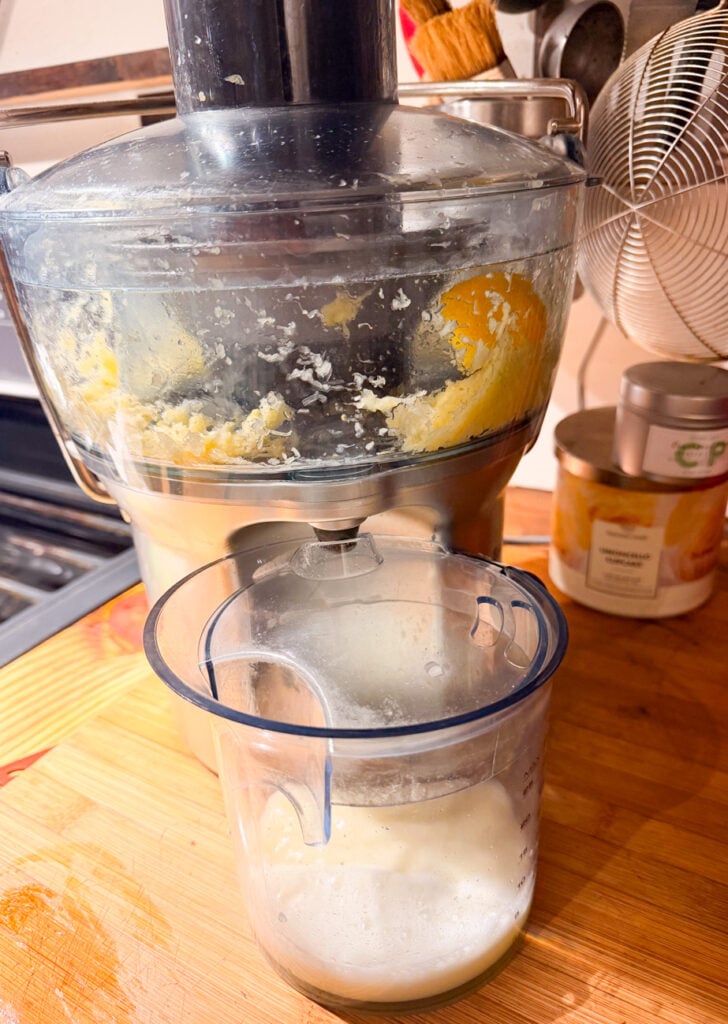     Juice the lemons and limes.
    Start by juicing your fresh lemons and limes, then set the citrus juice aside.